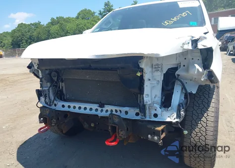 2021 Chevrolet Suburban 4Wd Z71 z USA, uszkodzony, nr VIN 1GNSKDKD5MR138359